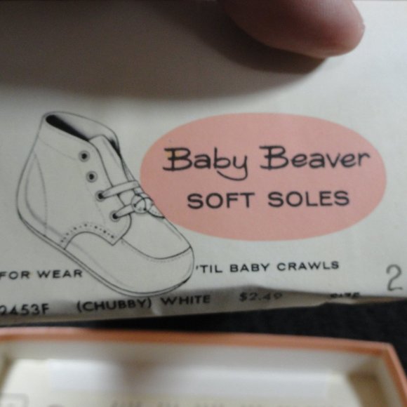 VTG Baby Beaver Soft soles leather shoes w/Bells and box, sz 2~Decor item. - Picture 4 of 9